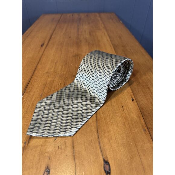 Pronto Uomo Silk Tie - Silver & Black Wavy Pattern, Classic Men's Neckwear - Picture 1 of 5